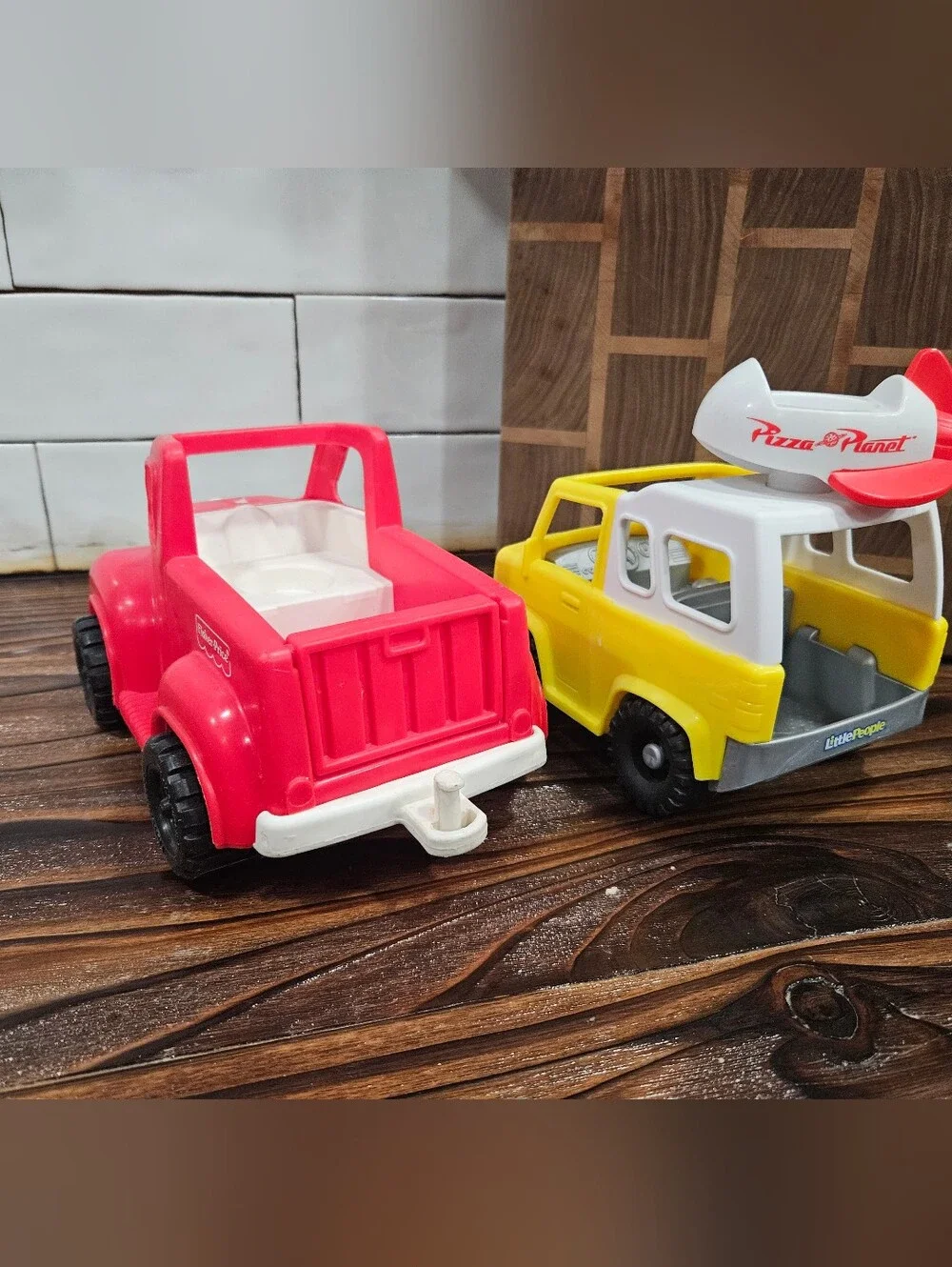 Fisher-Price Little People Red Truck and Yellow Pizza Planet Toy Story Truck
